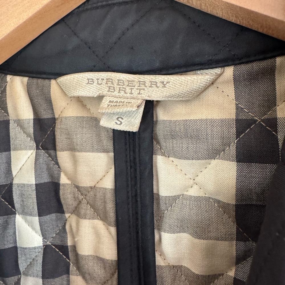 Burberry Nylon Black Quilted Coat with Classic Check Lining - Picture 4 of 11